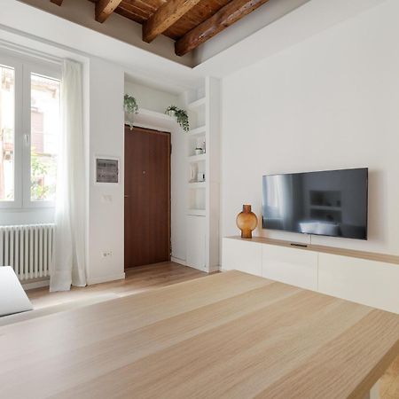 Bright Apartment -Pasteur M1 Милан Экстерьер фото